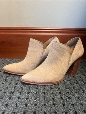 Women's Vince Camino Tan Suede Pointed-Heel Booties